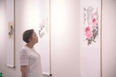 安君康中国画展在福州举行